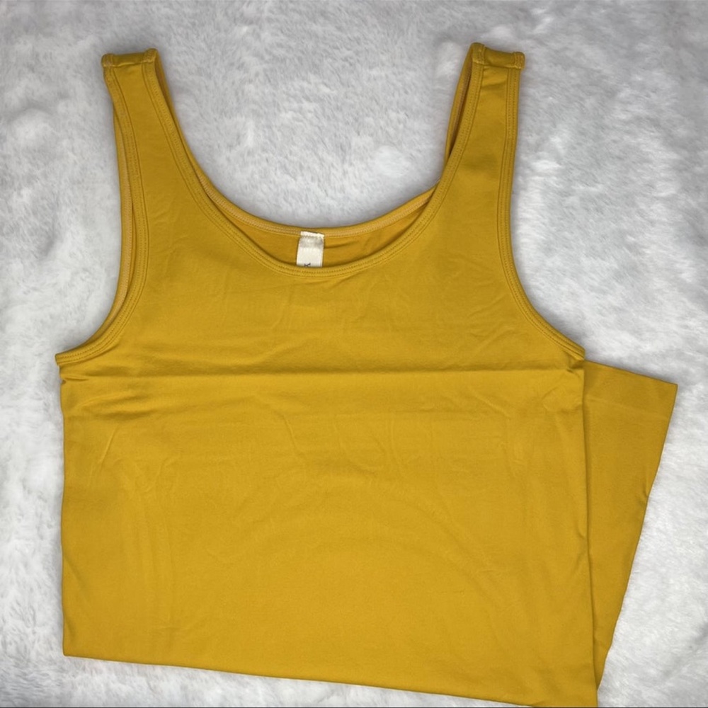 Yahada Mustard Seamless Tank New Small to 2X
92% Nylon 8% Spandex Very Stretchy